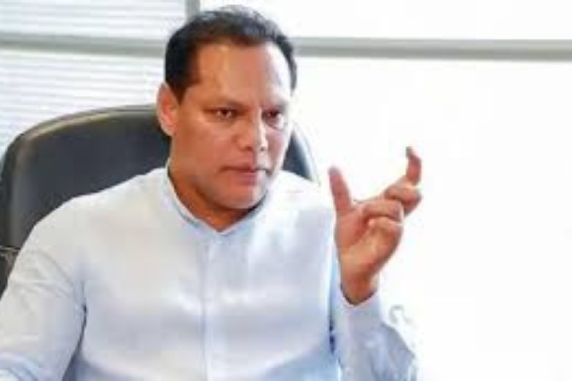 කතානායක සහ පෞද්ගලික ලේකම් ධුරවලින් ඉවත් විය යුතුයි: දයාසිරි ජයසේක​ර